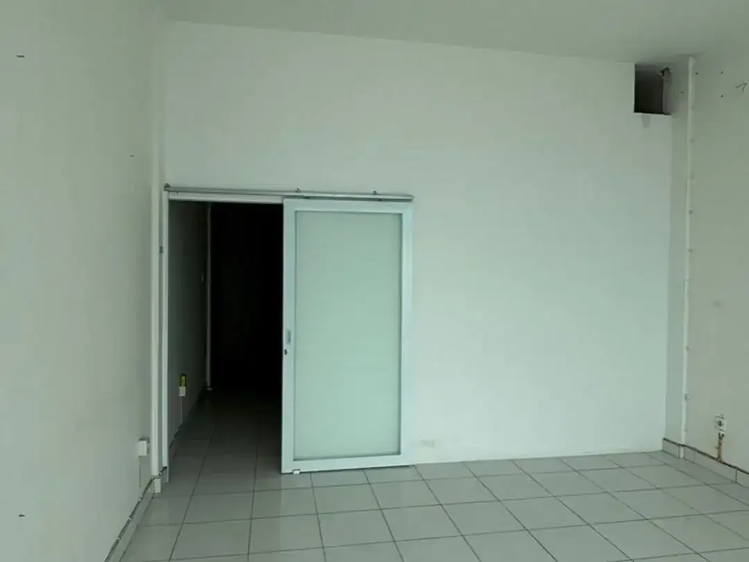 Ruko2 Lantai di Renon Cocok untuk Usaha atau Kantor - Image 1 of 10