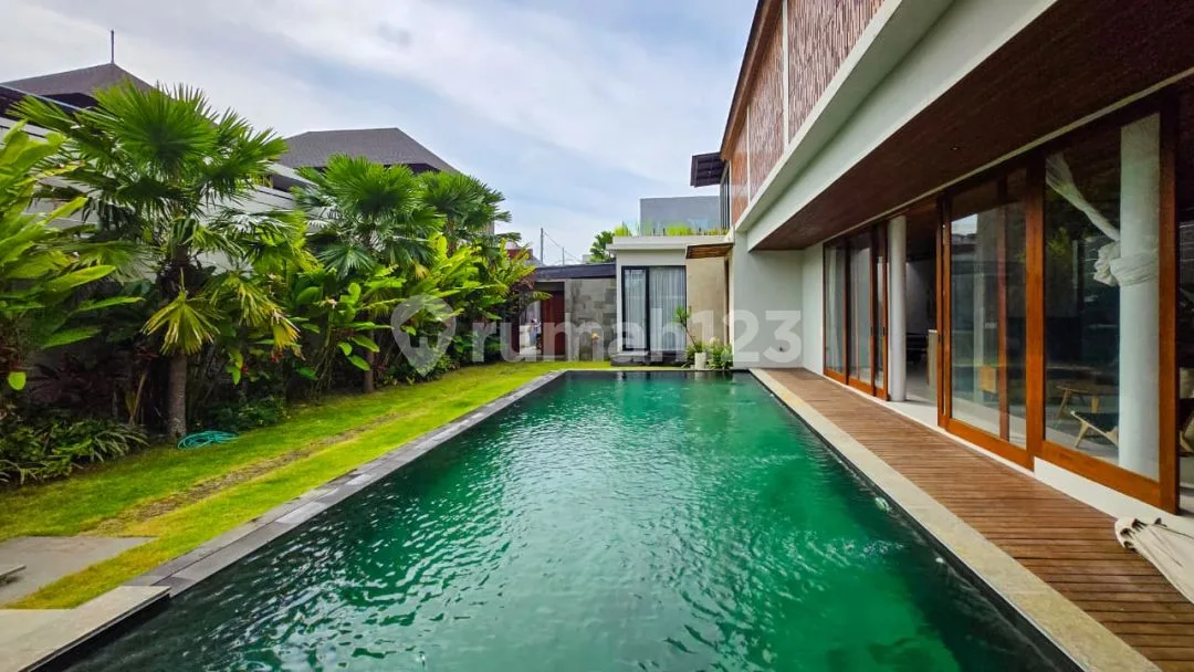 Villa Mewah 3 Kamar Di Canggu Dekat Pantai Batu Bolong Bali - Image 3 of 4