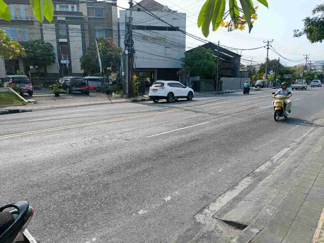 Dijual Tanah Premium  Lokasi JL Induk Mahendradatta Denpasar BAL  persis depan Hotel Quest San Denpasar - Image 2 of 10