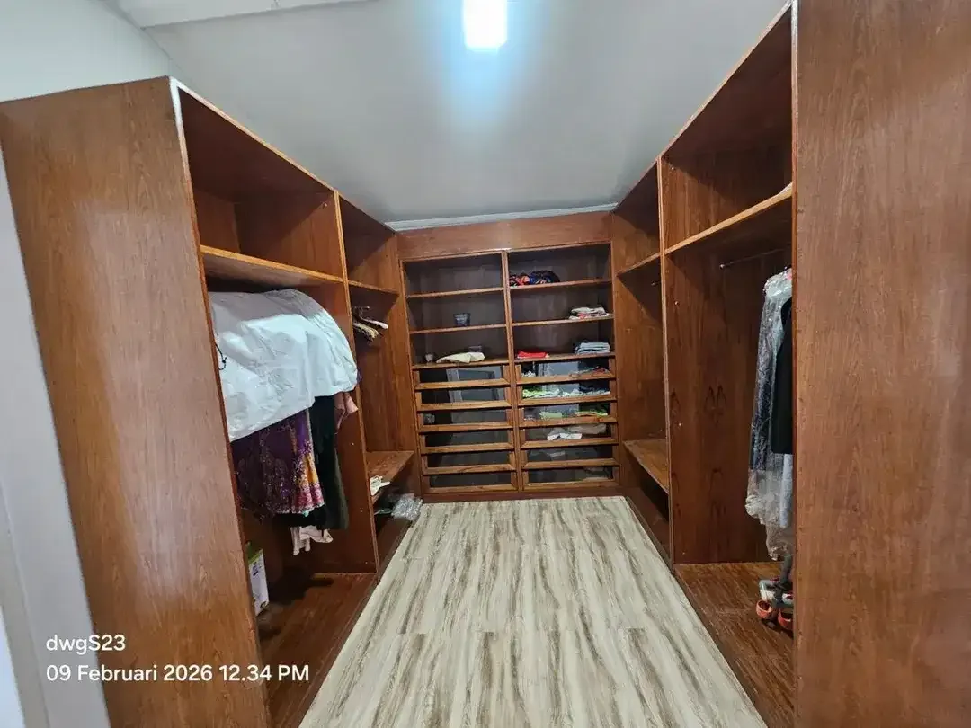 Dijual rumah semi villa lantai 2 lokasi semer dekat ke umalas kerobokan  One gate syestem - Image 9 of 10