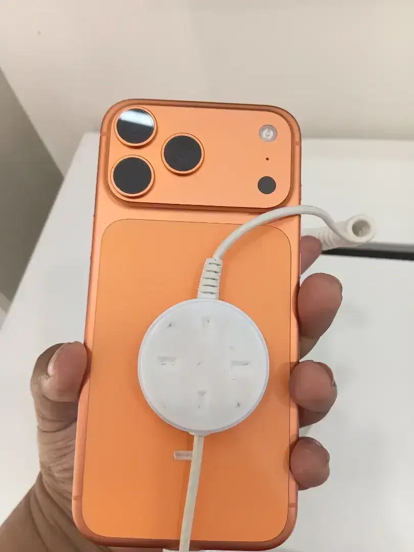 Iphone 17 promax - Image 3 of 6