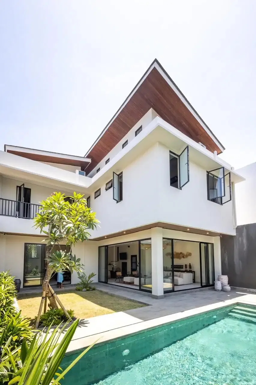 For Lease Brand New Luxurious Villa near Beach in Ungasan - Image 1 of 10