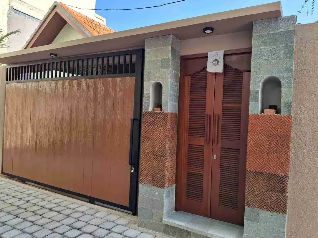 VILLA DI PUNGUTAN WALKING DISTANCE TO SANUR BEACH, CAFES, RESTAURANTS, SHOPPING AREAS - Image 2 of 10