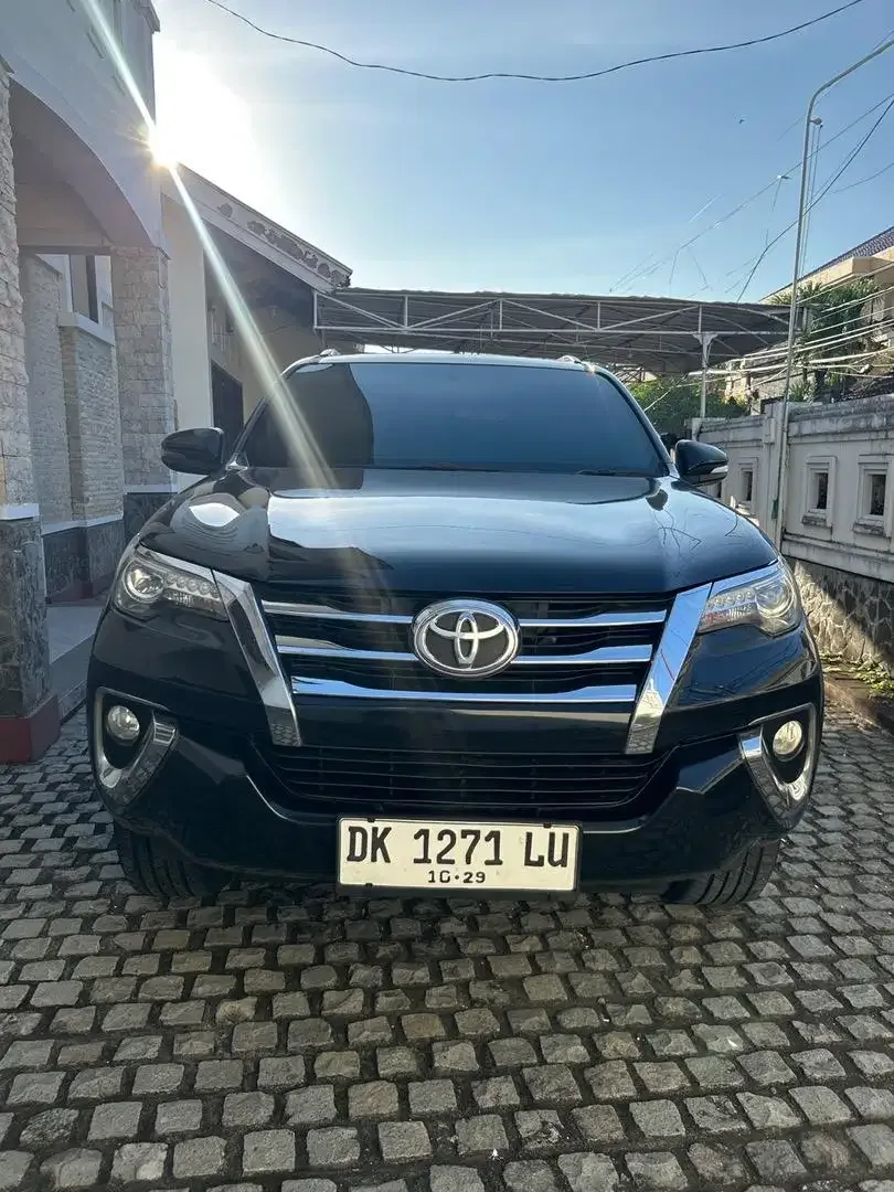 Toyota Fortuner th 2017 type 2.4VRZ Solar Matic hitam - Image 1 of 5