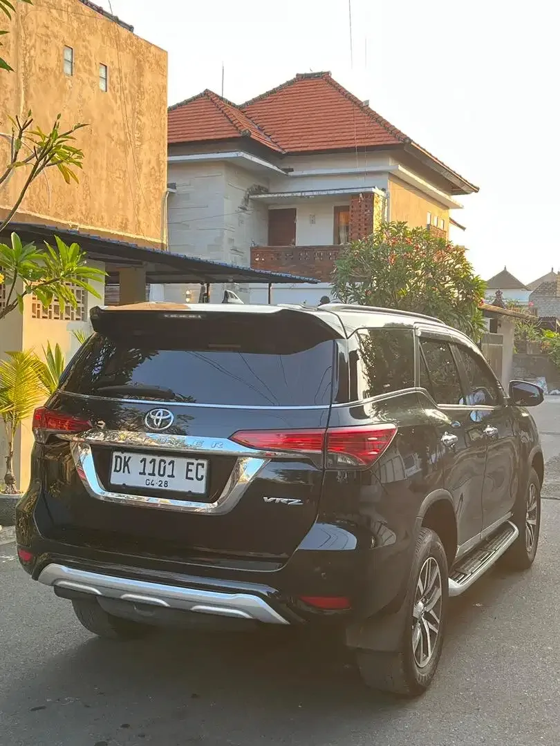 Fortuner vrz 2.4 matic diesel asli bali - Image 4 of 10