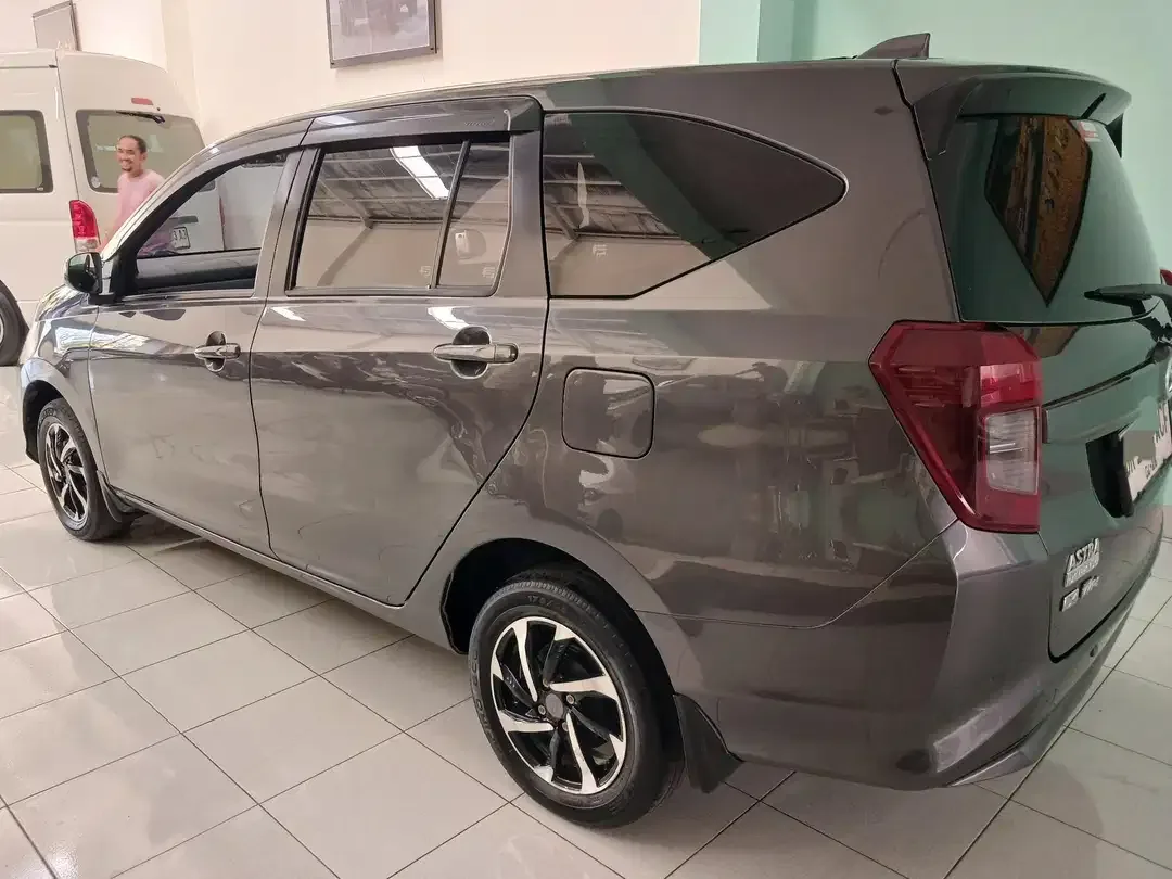 Daihatsu Sigra X 2023 Abu - Abu Metalik M/T 1.2cc - Image 5 of 9