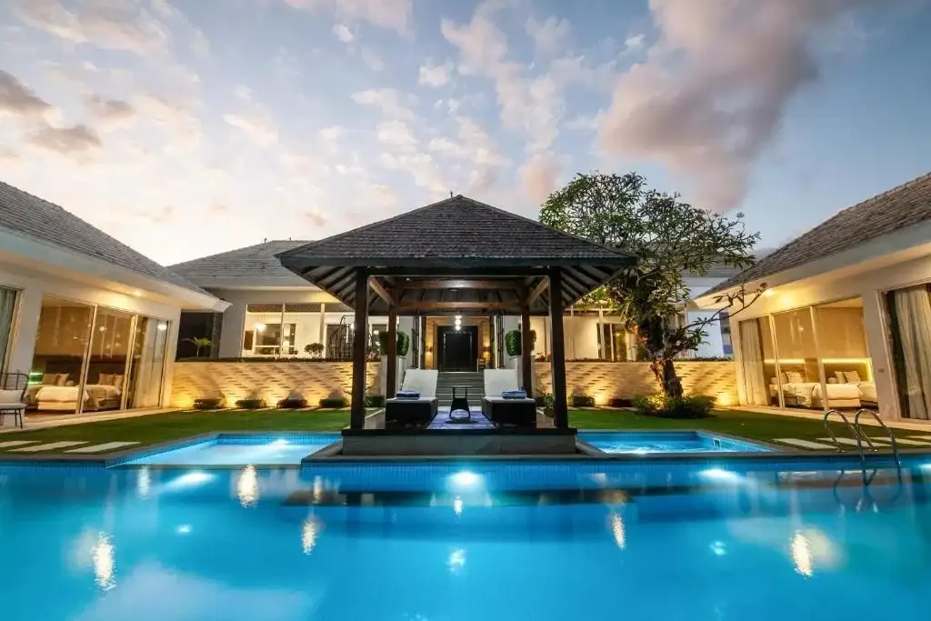 Luxury Ocean Villas For Sale in Gated Villa Complex Near Pandawa Beach - Image 4 of 10