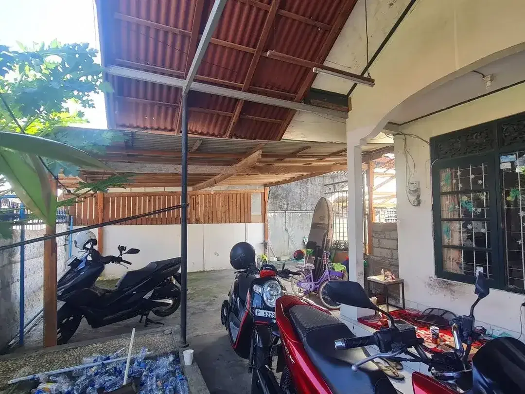 Rumah Lokasi Strategis 3 Kamar Tidur Dijual, di Taman Griya Jimbaran - Image 3 of 10