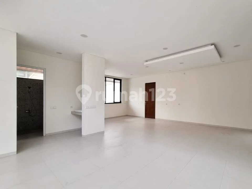Rumah Baru Modern Siap Huni 3 Lantai Dekat Canggu - Image 3 of 4