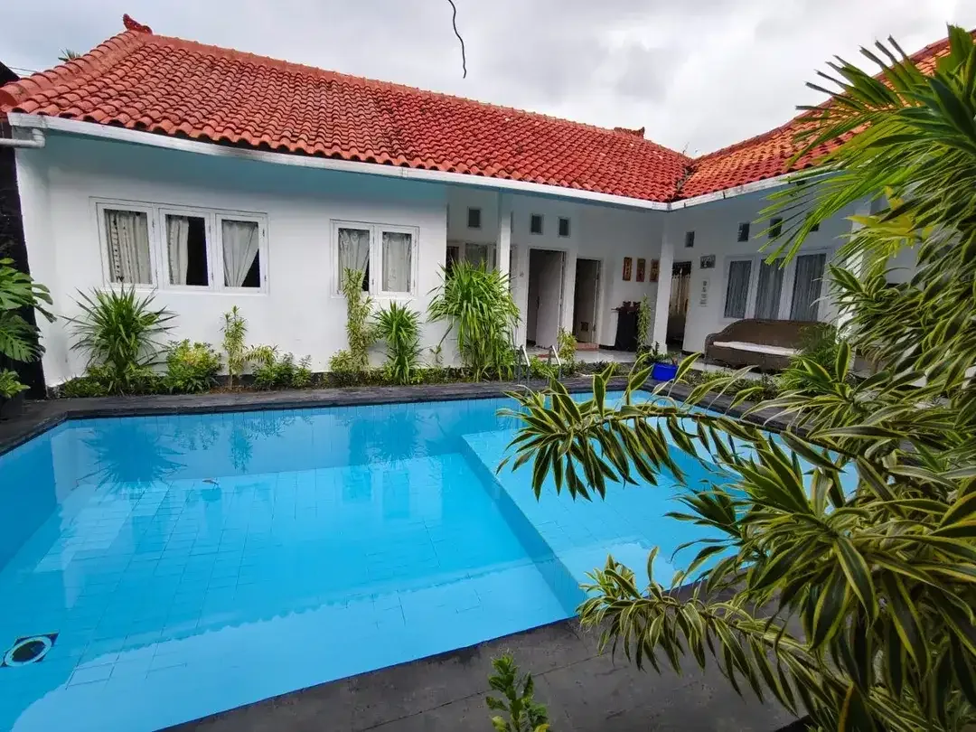 Villa yang Berlokasi di Jimbaran,Lokasi Strategis,Dkt Tol, Pantai - Image 1 of 10