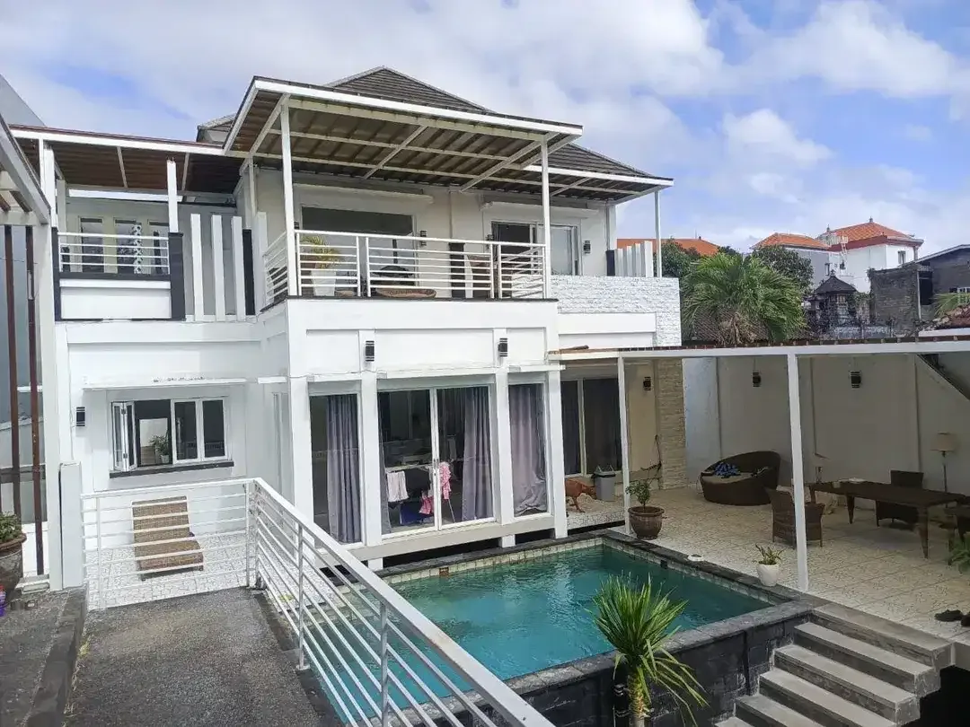 FREEHOLD – LUXURY VILLA 4 BEDROOMS - Image 4 of 10