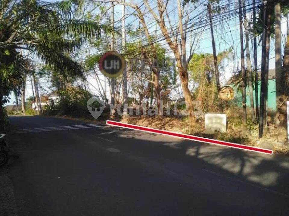 Land for sale at Karang Mas, Jimbaran, strategic location, only 20 minutes to Ngurah Rai Airport - Image 1 of 3