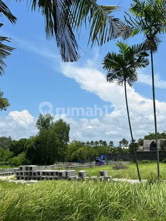 Prime Land Pantai Berawa Canggu! Zona Pariwisata - Siap Bangun Villa Luxury! - Area Villa & Hotel Mewah, Hanya 2M/Are! - Image 3 of 4