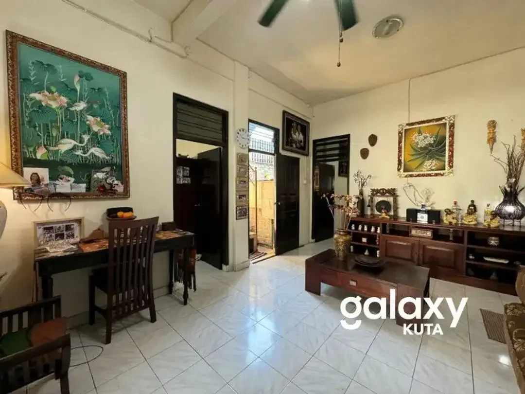 DIJUAL RUMAH SEMI VILLA 2 LANTAI + ROOFTOP DENGAN VIEW PERKOTAAN DI TUBAN BADUNG - Image 7 of 10