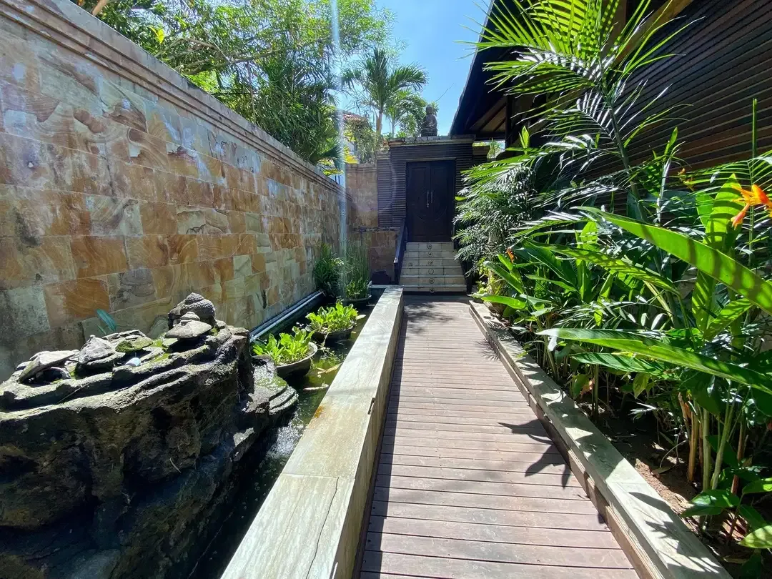 Contemporary Balinese Inspired Villa For Yearly Rental In Kerobokan - Image 4 of 10