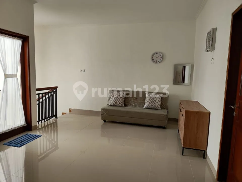 Rumah Modern 4 Bedroom Dalam Komplek Full Furnish di Seminyak - Image 4 of 4