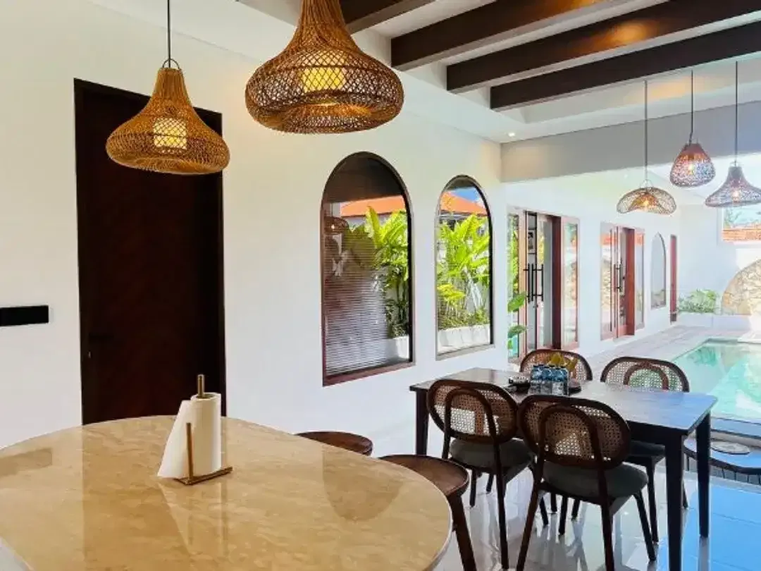 VILLA MODERN TROPICAL DI CEPAKA MENGWI BADUNG - Image 1 of 10