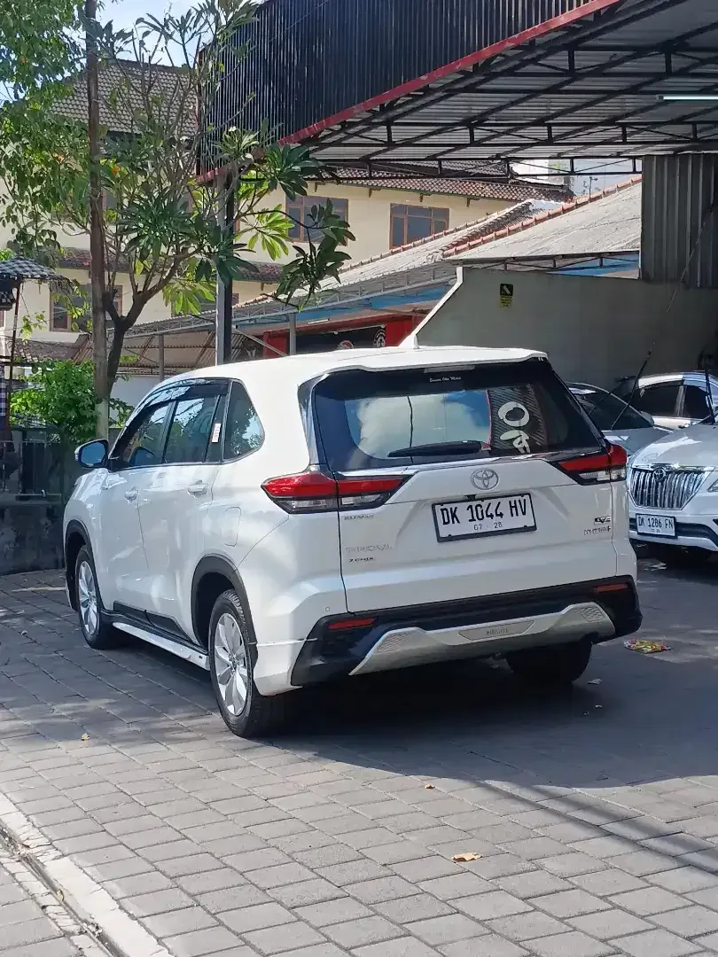 INNOVA ZENIX V HYBRID MATIC 2023 ASLI BALI TANGAN PERTAMA - Image 4 of 10