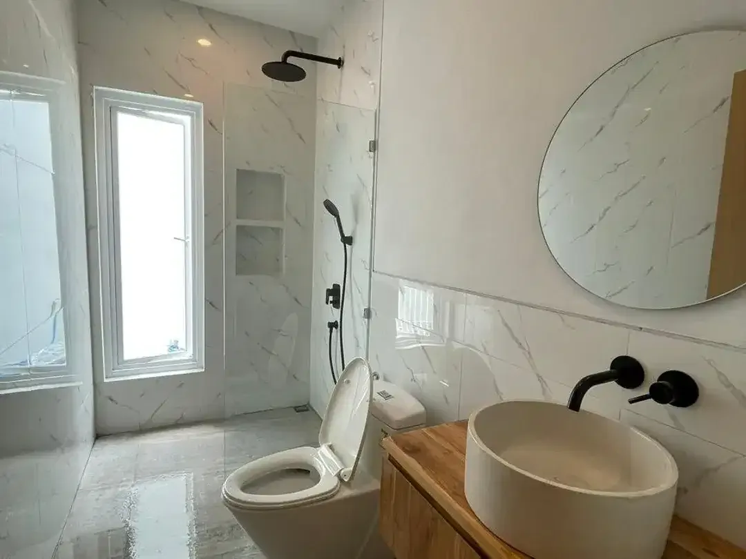 MODERN MINIMALIST VILLA IN SEMINYAK - Image 8 of 10