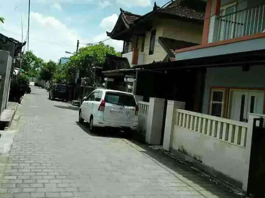 Buc Rumah LT 120M2 Ada 5Kamar Pusat Kota Jaya Giri Renon Jl6mtr Paving - Image 9 of 9