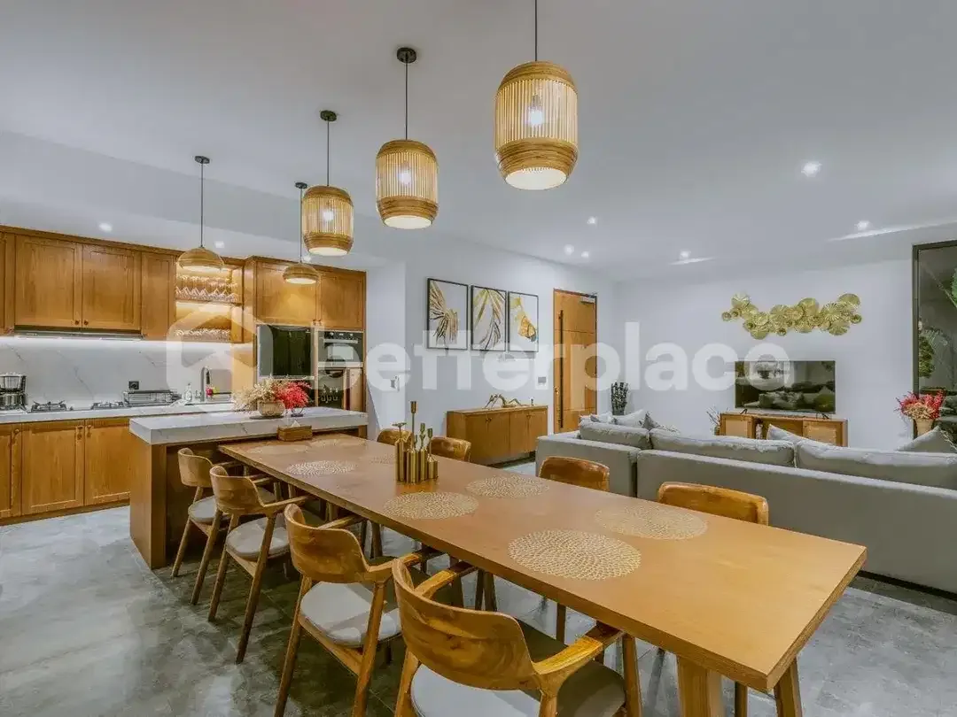 Luxury 4 Bedroom Villa in Canggu – 3 Minutes to Batu Bolong Beach | Prime Investment Opportunity - Image 2 of 10