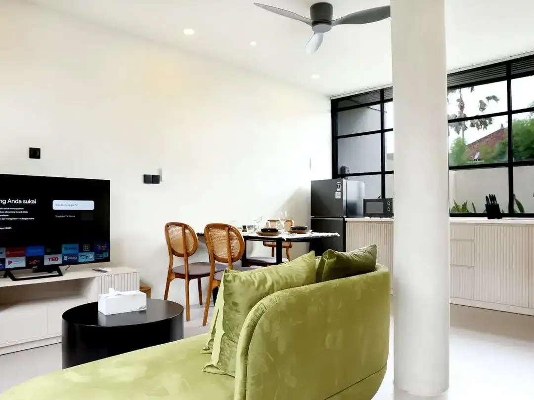 FOR SALE VILLA READY UNIT BEST INVESTMENT BEST LOCATION DI RAYA SEMAT CANGGU - Image 2 of 10