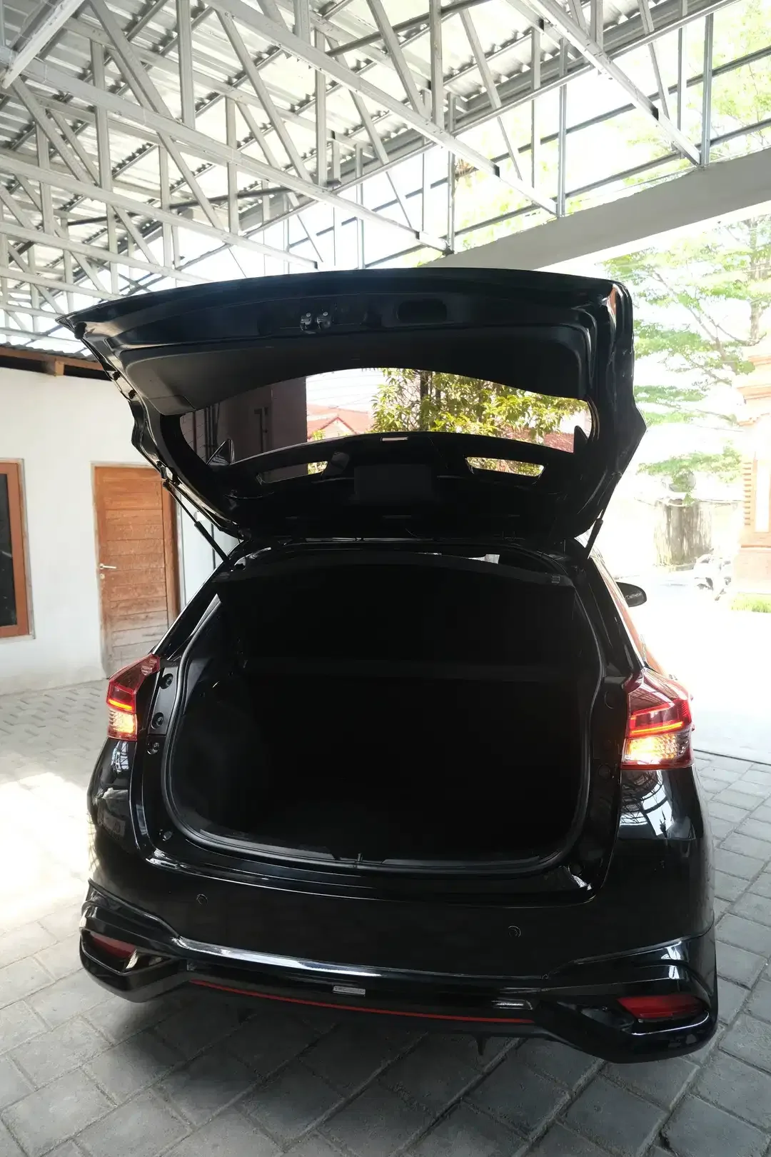 YARIS TRD SPORTIVO 1.5 AT 2021 - Image 7 of 10