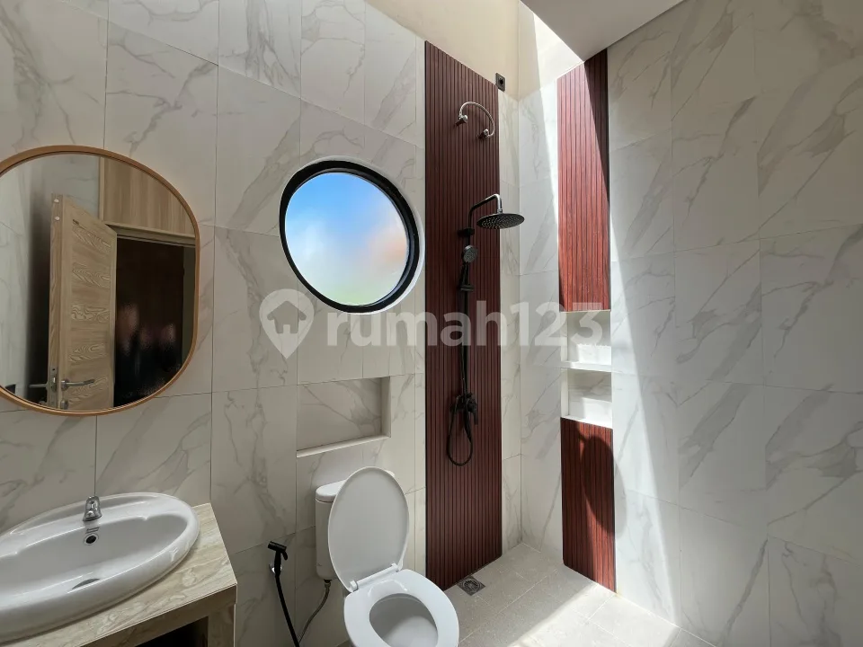 Villa Modern Furnished Lingkungan Tenang di Kedungu - Image 3 of 4
