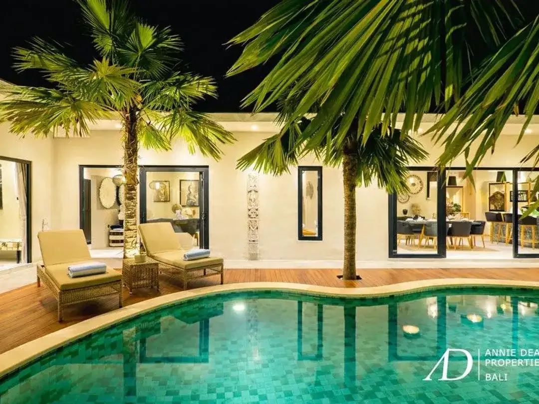 FREEHOLD | MODERN DESIGN VILLA IN PRIME SEMINYAK - Image 3 of 10