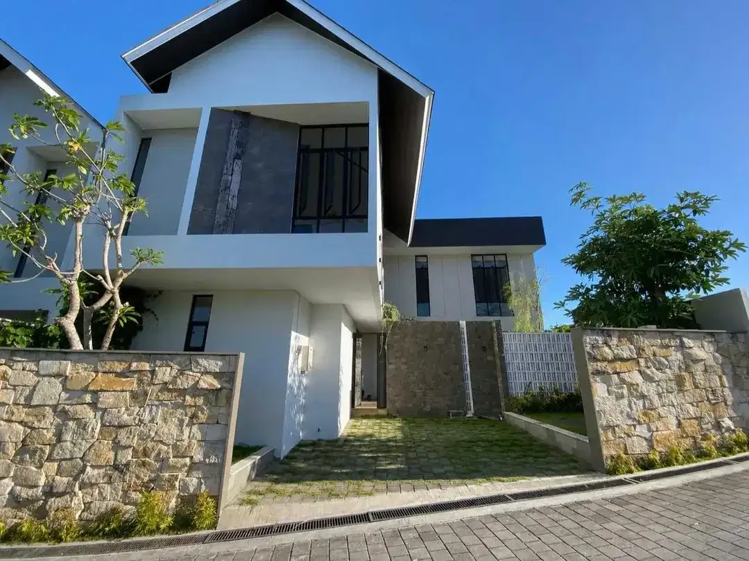 di jual villa area canggu kuta utara 200 meter ke pantai - Image 1 of 10