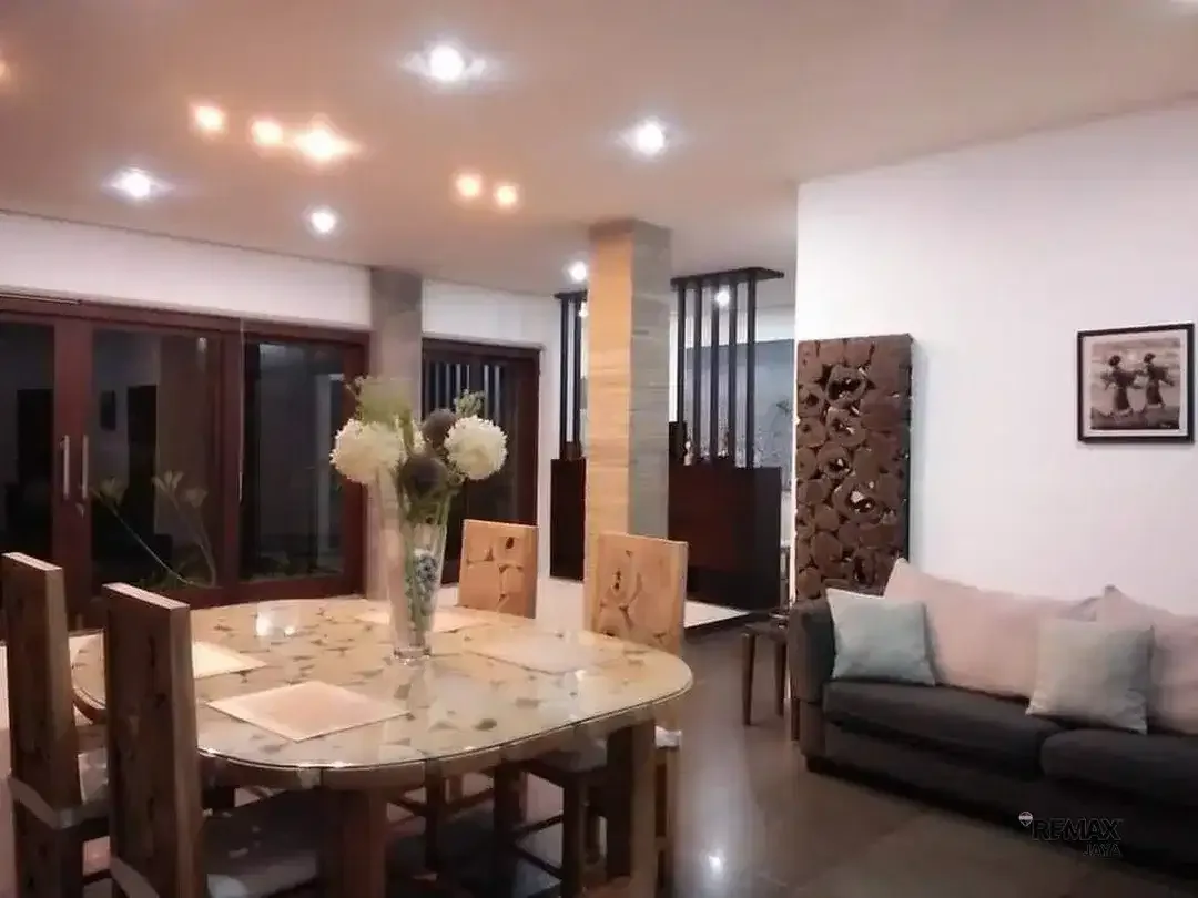 Rumah Lokasi Strategis dekat dengan Pantai Disewakan, di Ungasan - Image 2 of 10