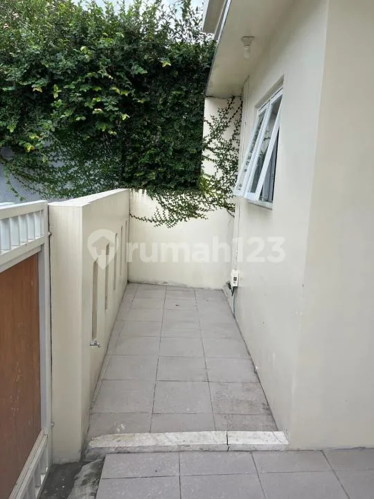 Di Kontrakan Rumah 3 Kamar - Image 2 of 4