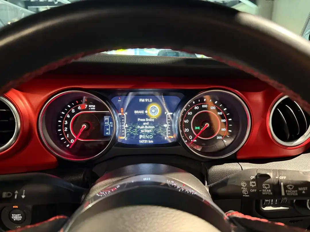 Jeep Wrangler Rubicon JL 2 Door 2.0L 2021 - Image 5 of 10