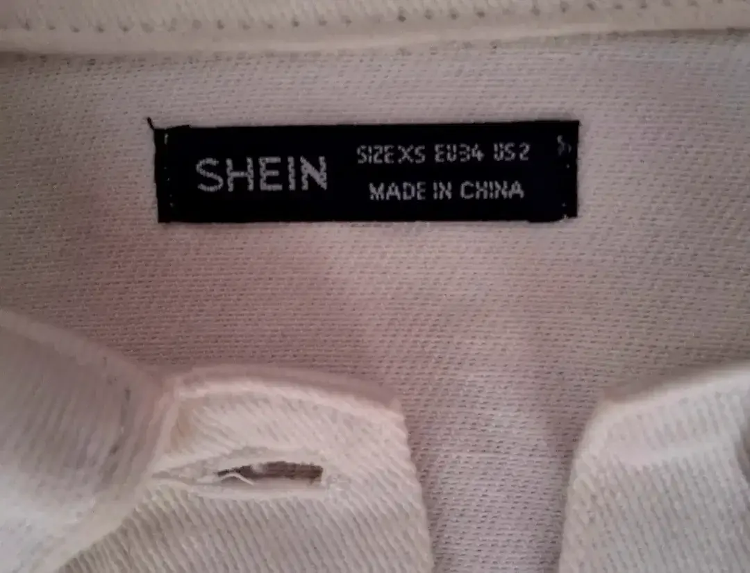 Crop jeans putih shein size xz - Image 3 of 3