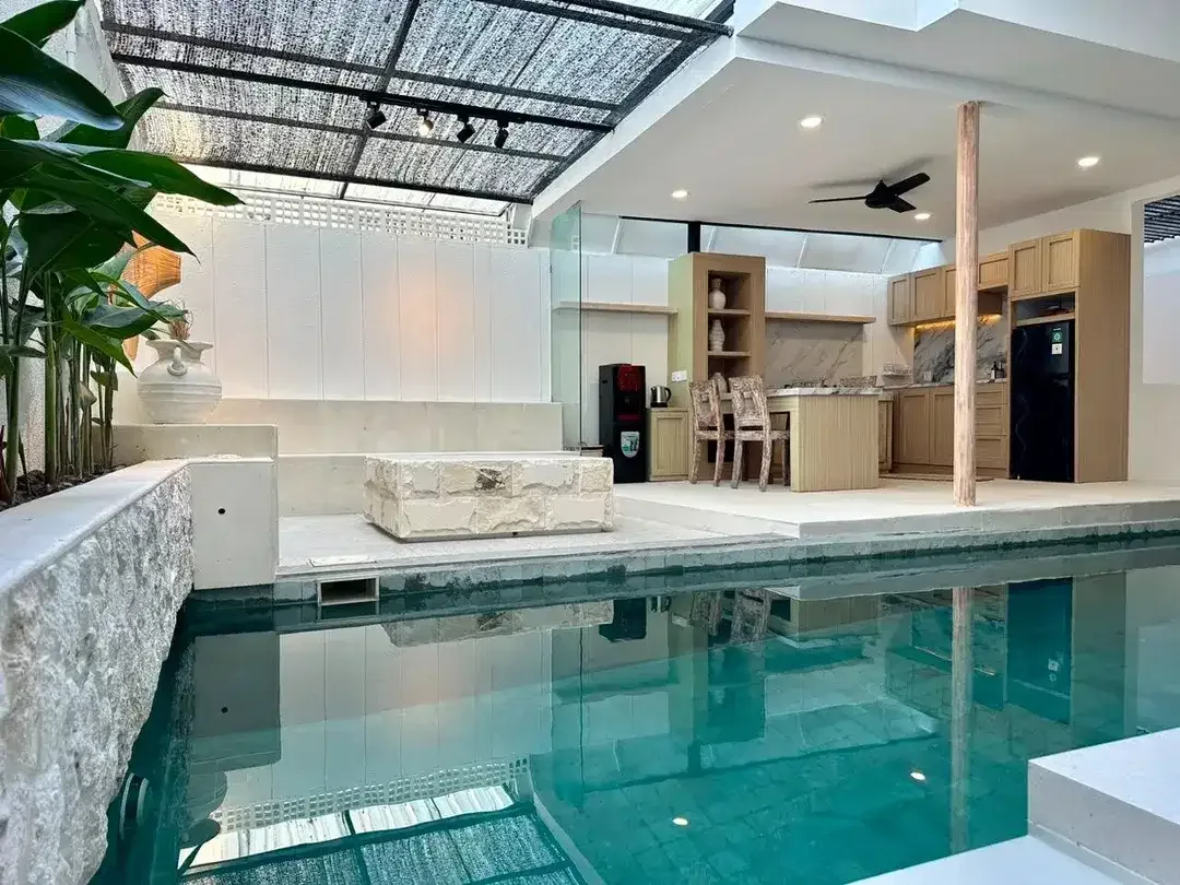 FULLY FURNISHED OCEAN VIEW VILLA IN NUSA DUA - Image 7 of 10