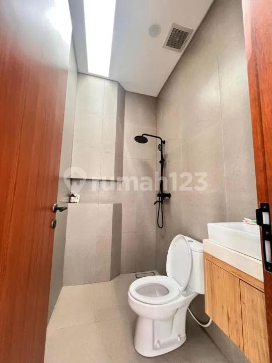 Id:h-131 Disewakan Rumah Semi Villa Ubung Denpasar Bali - Image 2 of 4