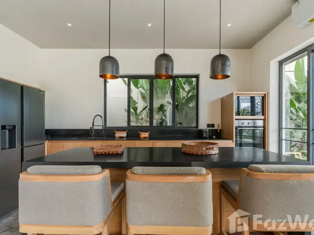 6 Bedroom Villa for sale in Seminyak, Bali - Image 8 of 10