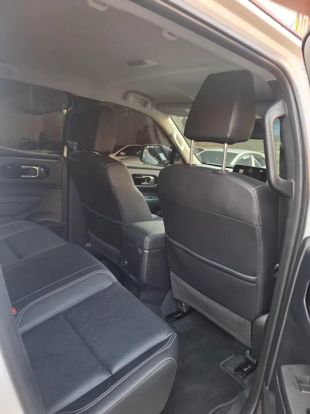 TRITON ULTIMATE 4x4 DOUBLE CABIN - Image 6 of 6