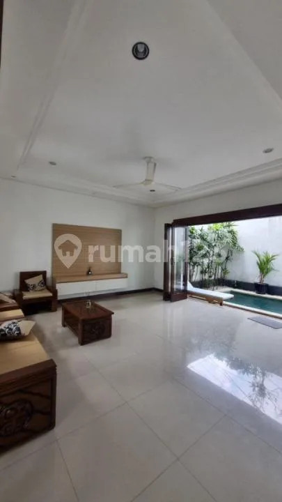 Rumah Tropical Balinese Modern di Area Renon, 3 Menit ke Jungle Padle - Image 3 of 4