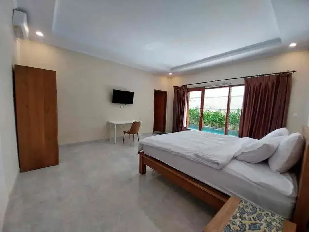 Disewakan villa fully furnished 3-bedroom villa tibubeneng canggu - Image 2 of 10