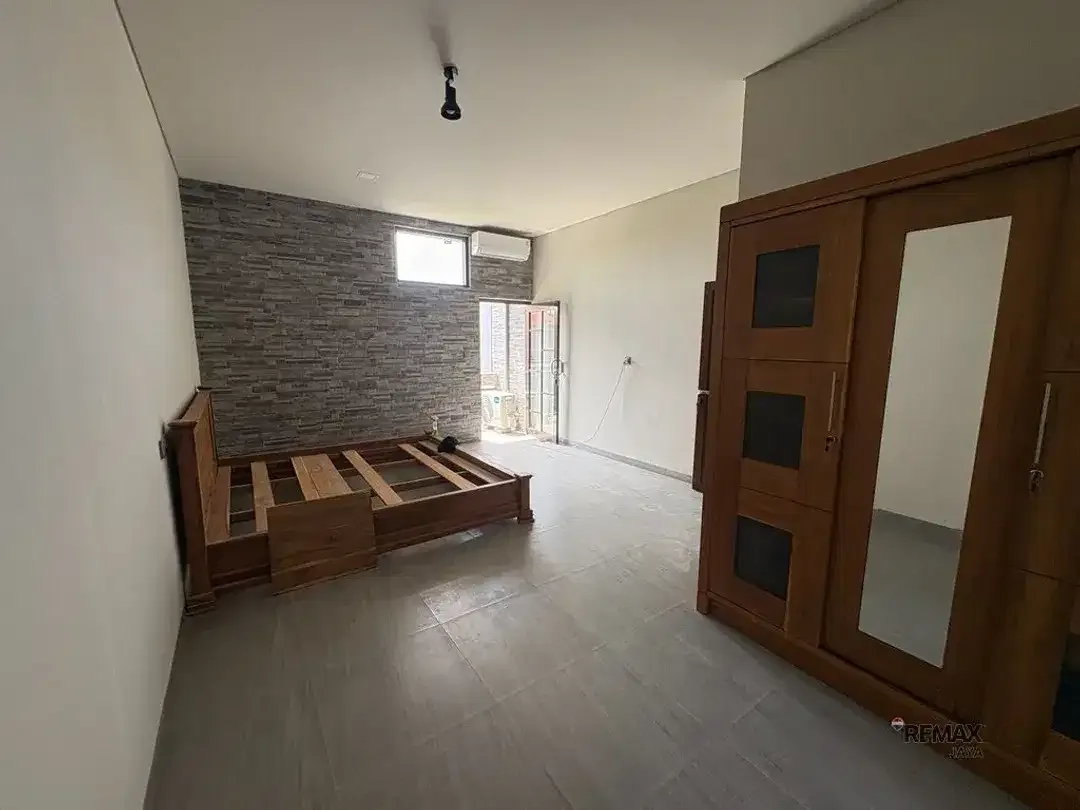 Rumah Modern Minimalis 3 Kamar Tidur Dijual di Kerobokan Area - Image 3 of 5