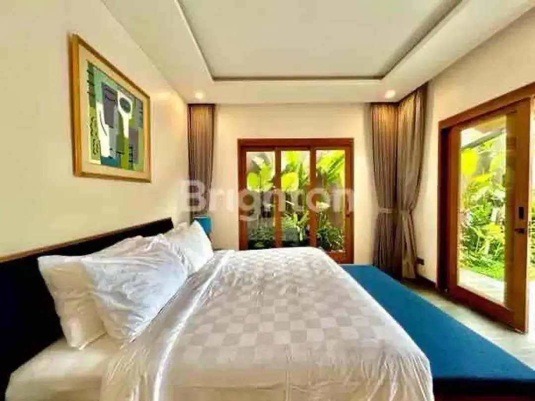 3 BR TROPICAL VILLA FULL FURNISHED IN SANUR BEACHSIDE - Image 2 of 8