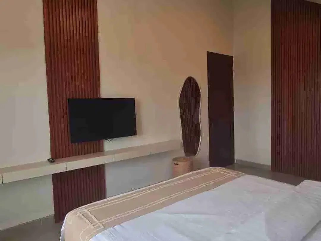 Villa Modern Minimalis 2 Lantai View Sawah di Seminyak - Image 2 of 10