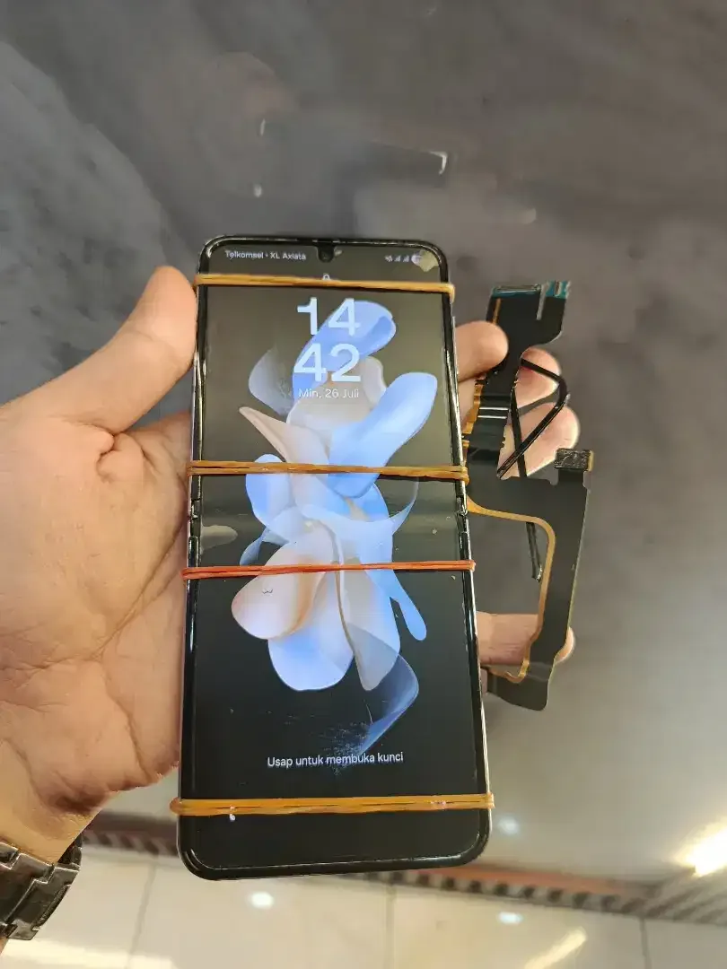 FLEXIBLE LAYAR SAMSUNG Z FLIP ALLTYPE - Image 4 of 4