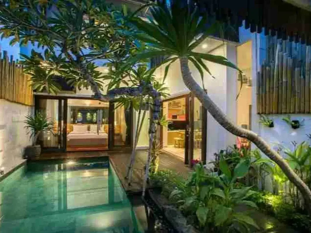 Jual Unit Villa 2lt Furnished Jl Bidadari Seminyak  area cocok untuk Hunian atau Investasi - Image 2 of 10