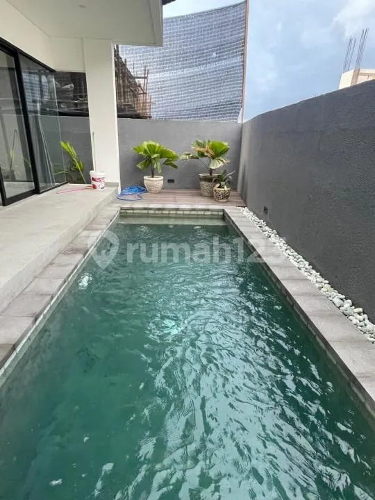 Villa Lengkap Mewah Pemandangan Sawah Lokasi Strategis, Seminyak (Luxury Villa) - Image 4 of 4