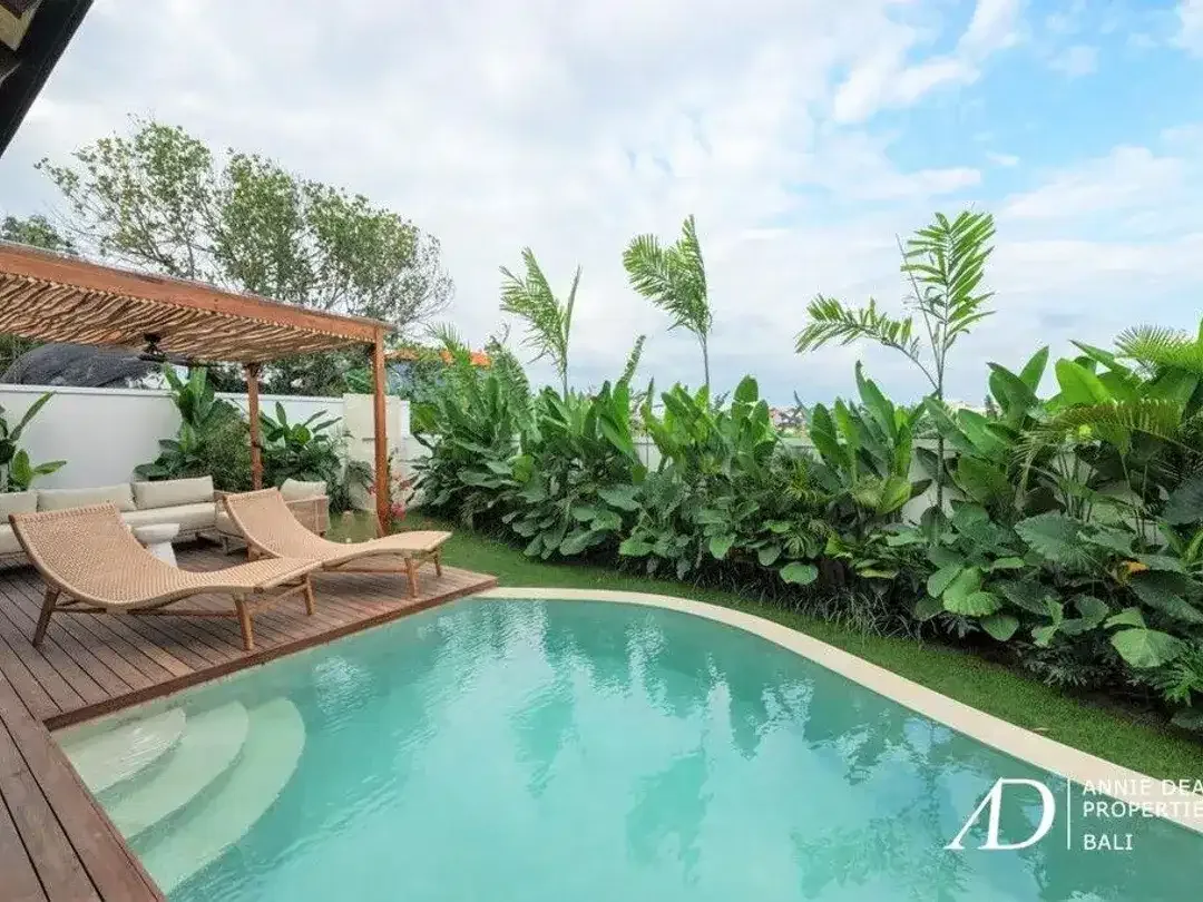 LEASEHOLD | MODERN TROPICAL 2-BEDROOM VILLA IN CANGGU - Image 2 of 10
