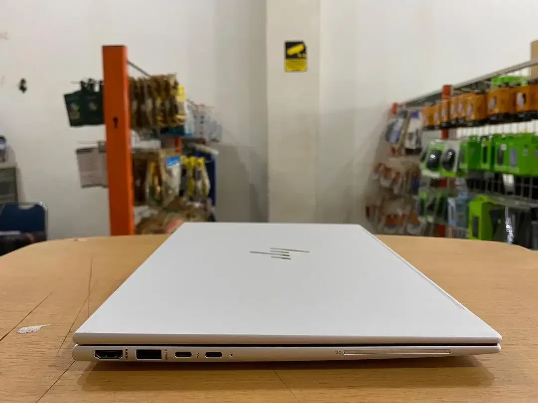 Laptop HP Elitebook 840 G9 Core i7Gen12 Ram 16GB SSD 256GB Slim Mulus - Image 5 of 10