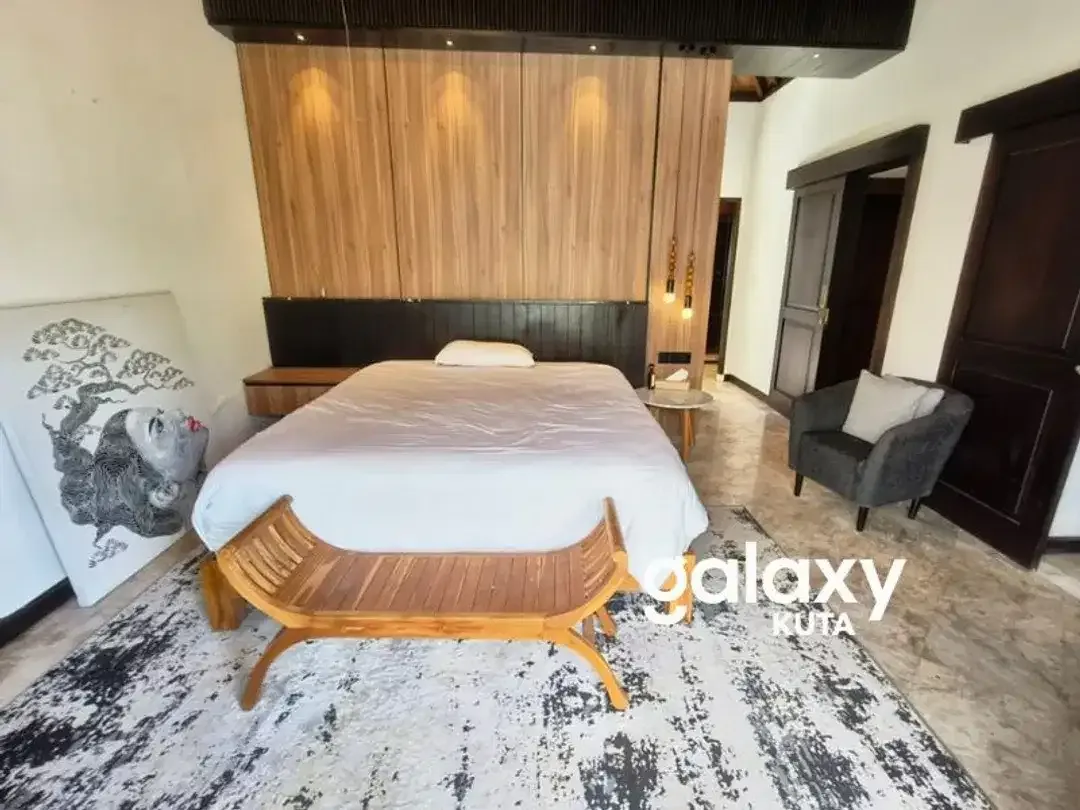 DIJUAL VILLA SPACIOUS GARDEN WITH 5 BEDROOM IN UMALAS KEROBOKAN BADUNG - Image 8 of 10