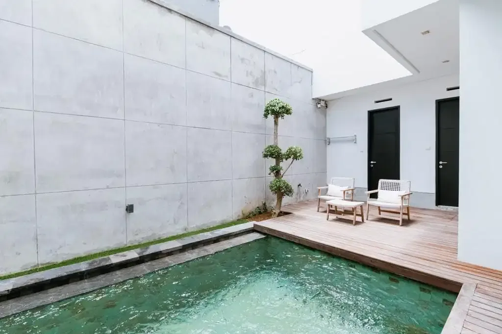 Dijual villa lantai 2 lingkungan nyaman lokasi bidadari seminyak - Image 10 of 10